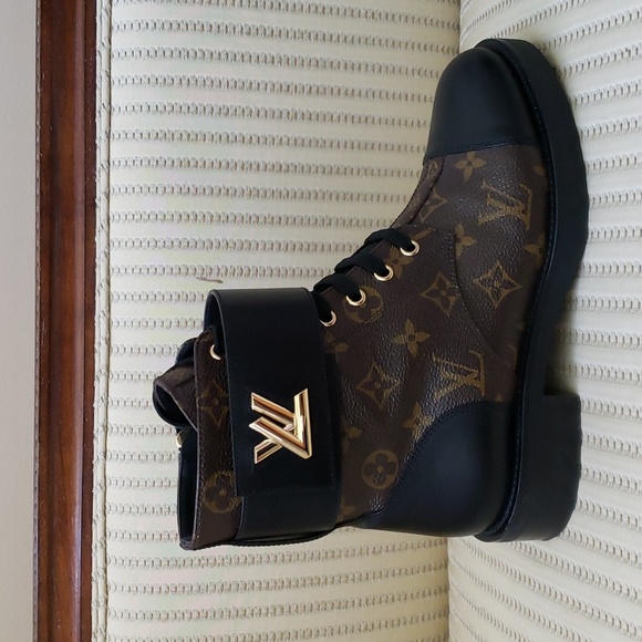 LOUIS VUITTON LV MONOGRAM WONDERLAND FLAT RANGER COMBAT BOOTS - Picture 4 of 10